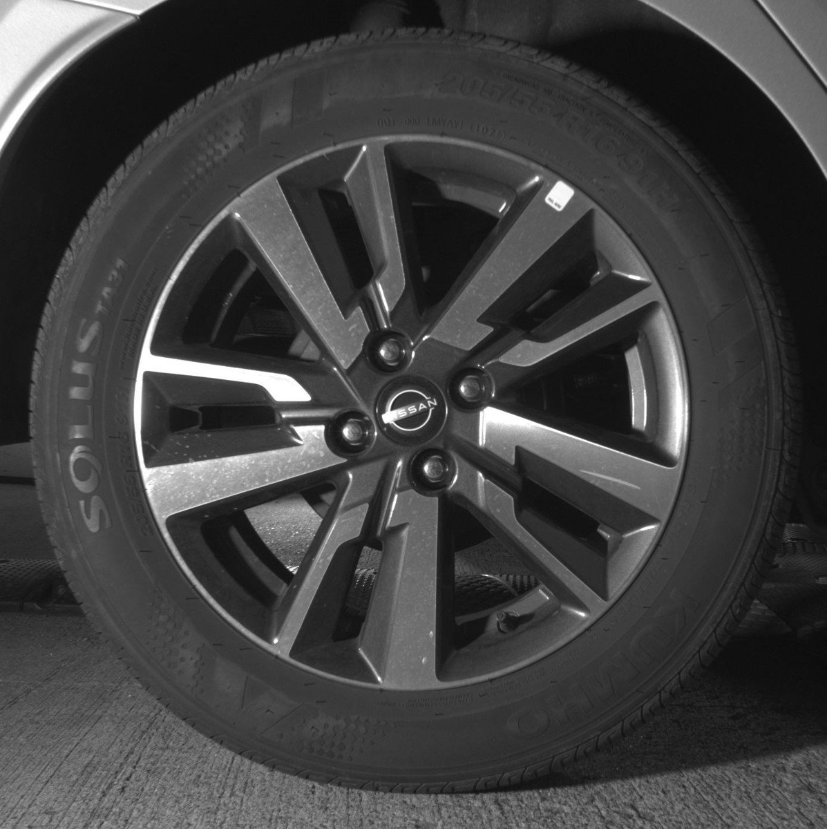 Used 2025 Nissan Versa SV image 15