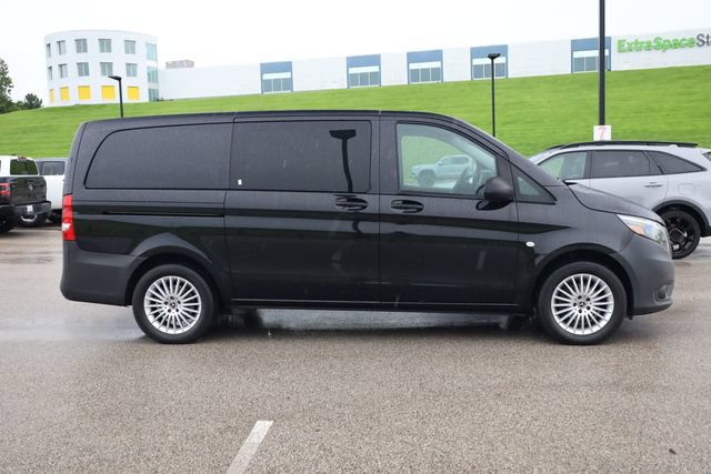 Used 2023 Mercedes-Benz Metris Passenger image 4