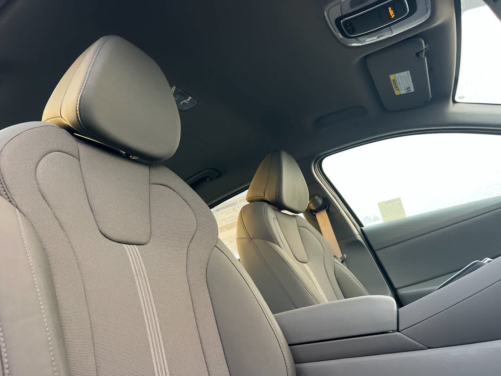 New 2026 Hyundai Elantra SE FWD image 17
