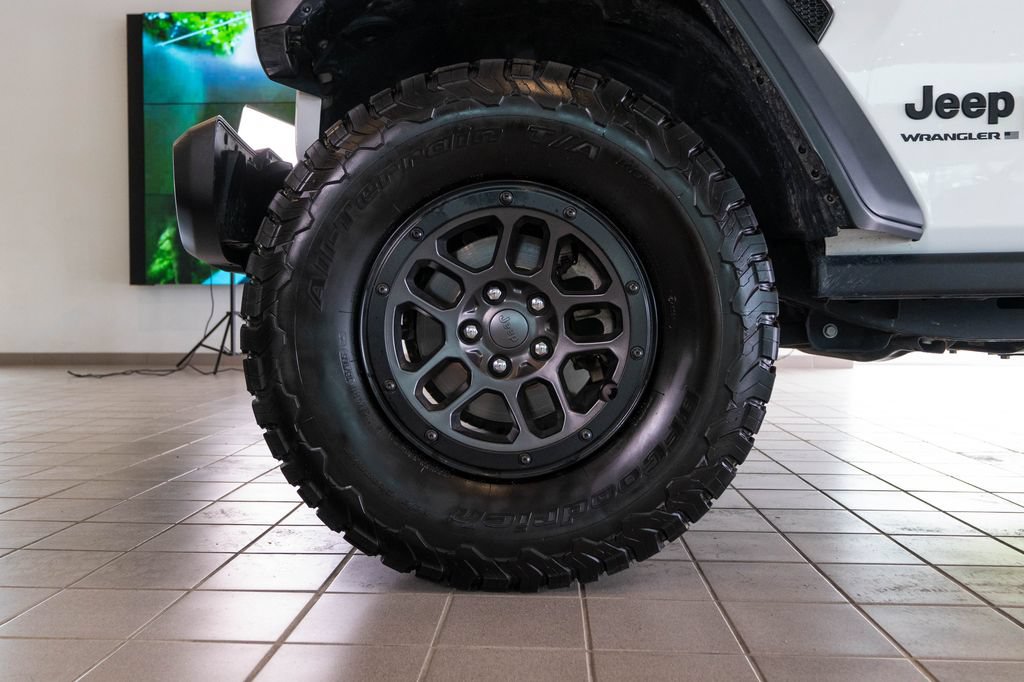 Used 2023 Jeep Wrangler Unlimited Sport AWD/4WD image 10