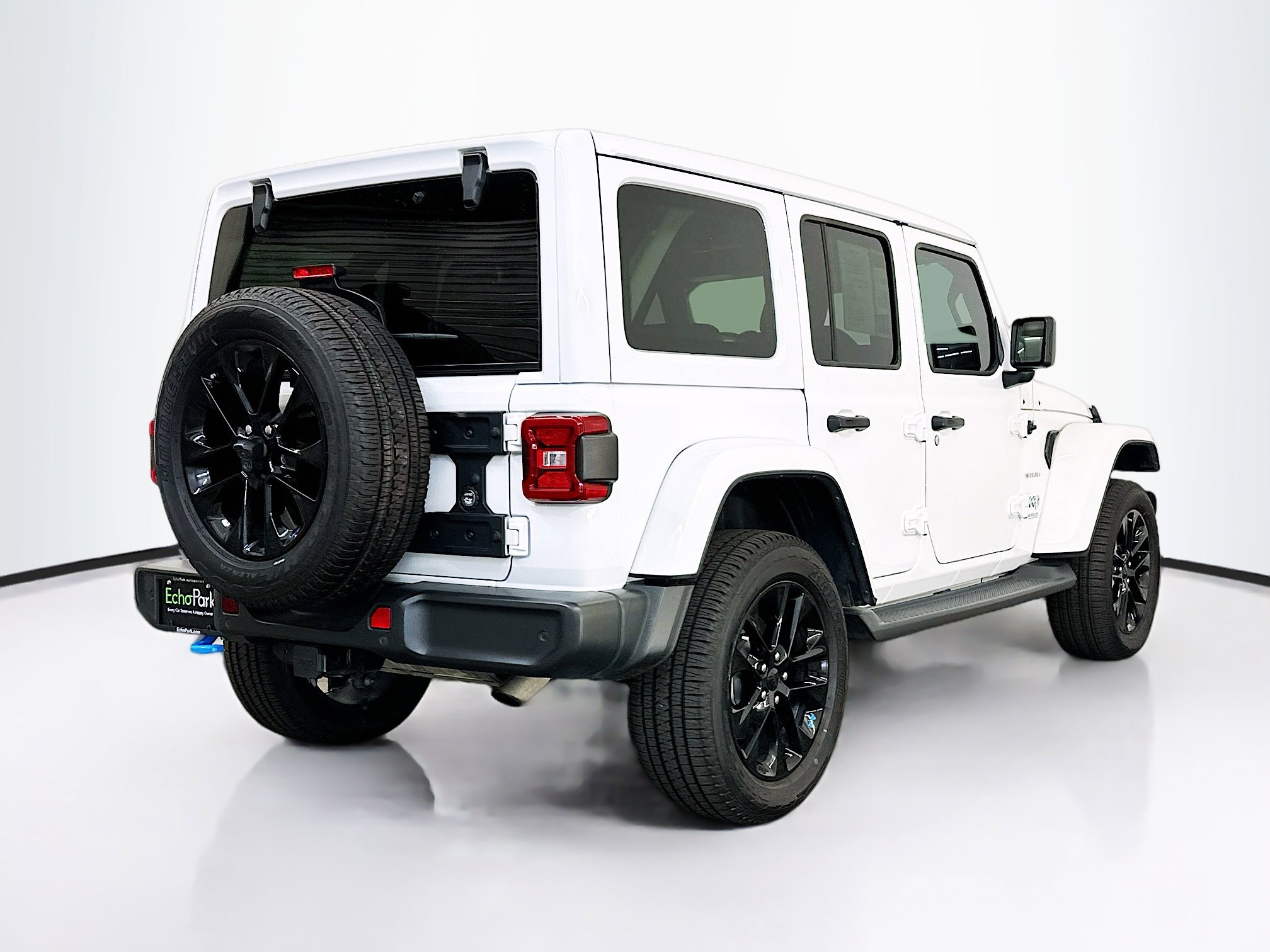 Used 2022 Jeep Wrangler Sahara w/ Safety Group image 9