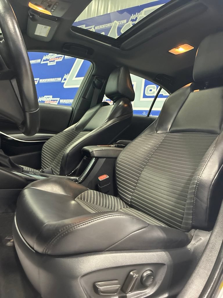 Used 2020 Toyota Corolla XSE FWD image 14