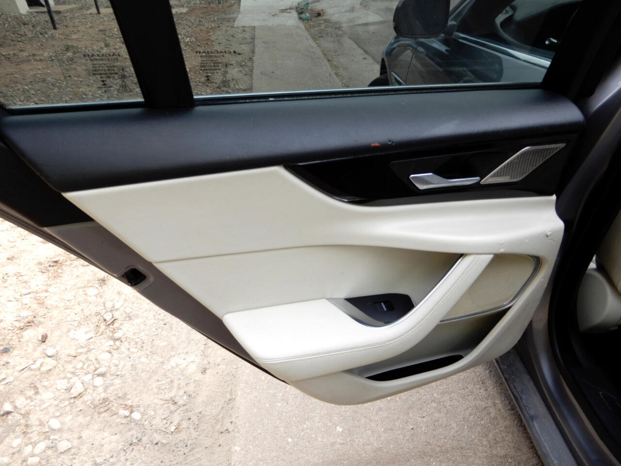 Used 2020 Jaguar XE S image 22