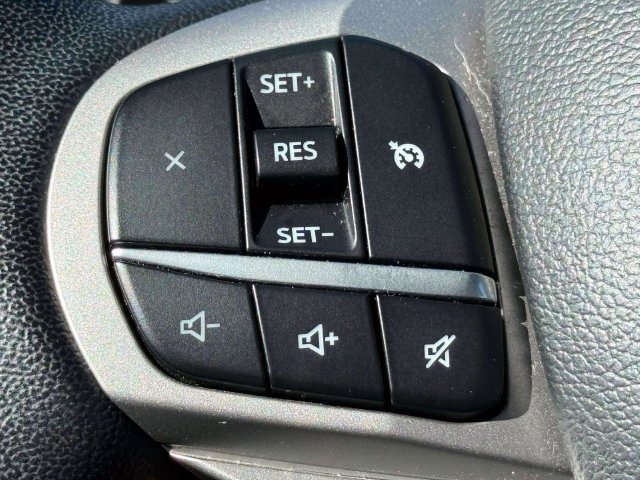 Used 2022 Ford Explorer XLT w/ Equipment Group 202A AWD/4WD image 22