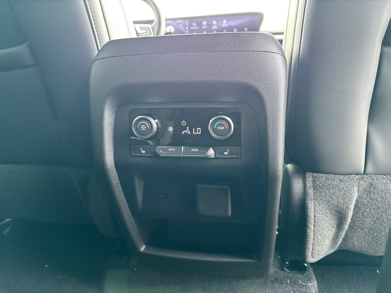 Used 2026 Buick Enclave Avenir w/ Super Cruise Package FWD image 21