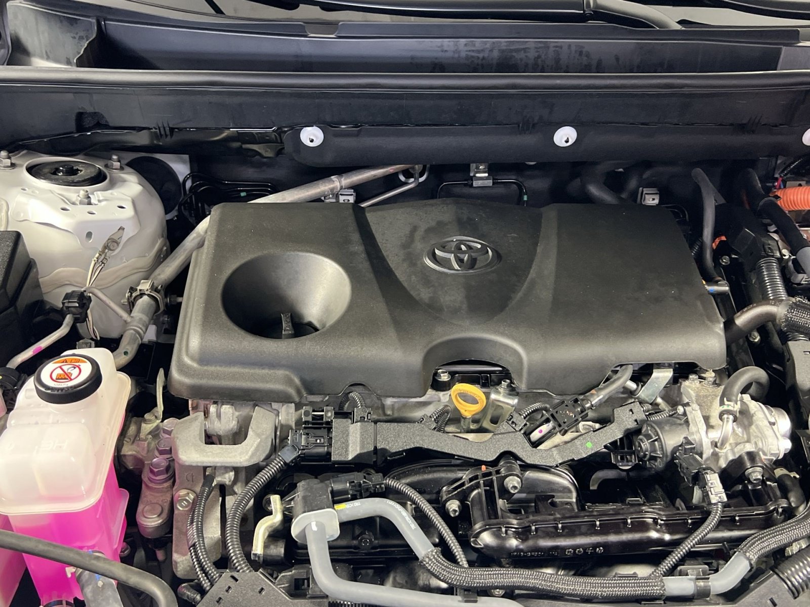 Used 2025 Toyota RAV4 XLE AWD/4WD image 29
