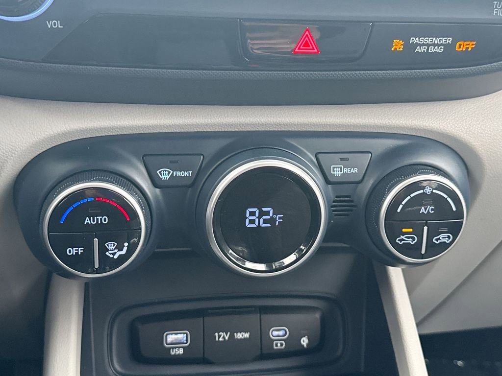 Used 2024 Hyundai Venue Limited image 16