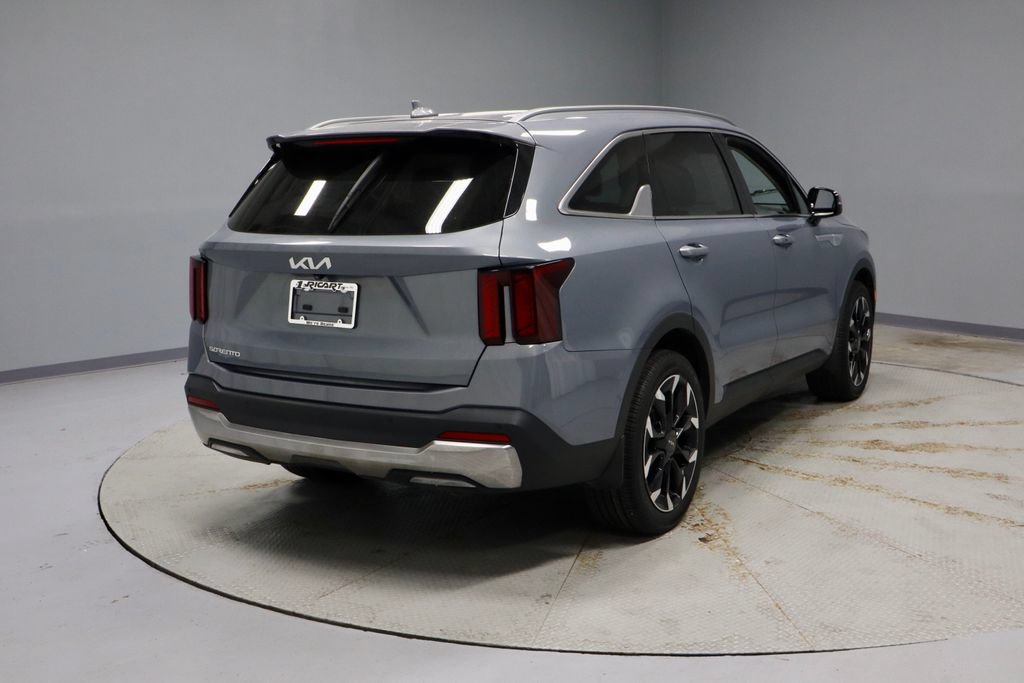 Used 2025 Kia Sorento EX FWD image 12
