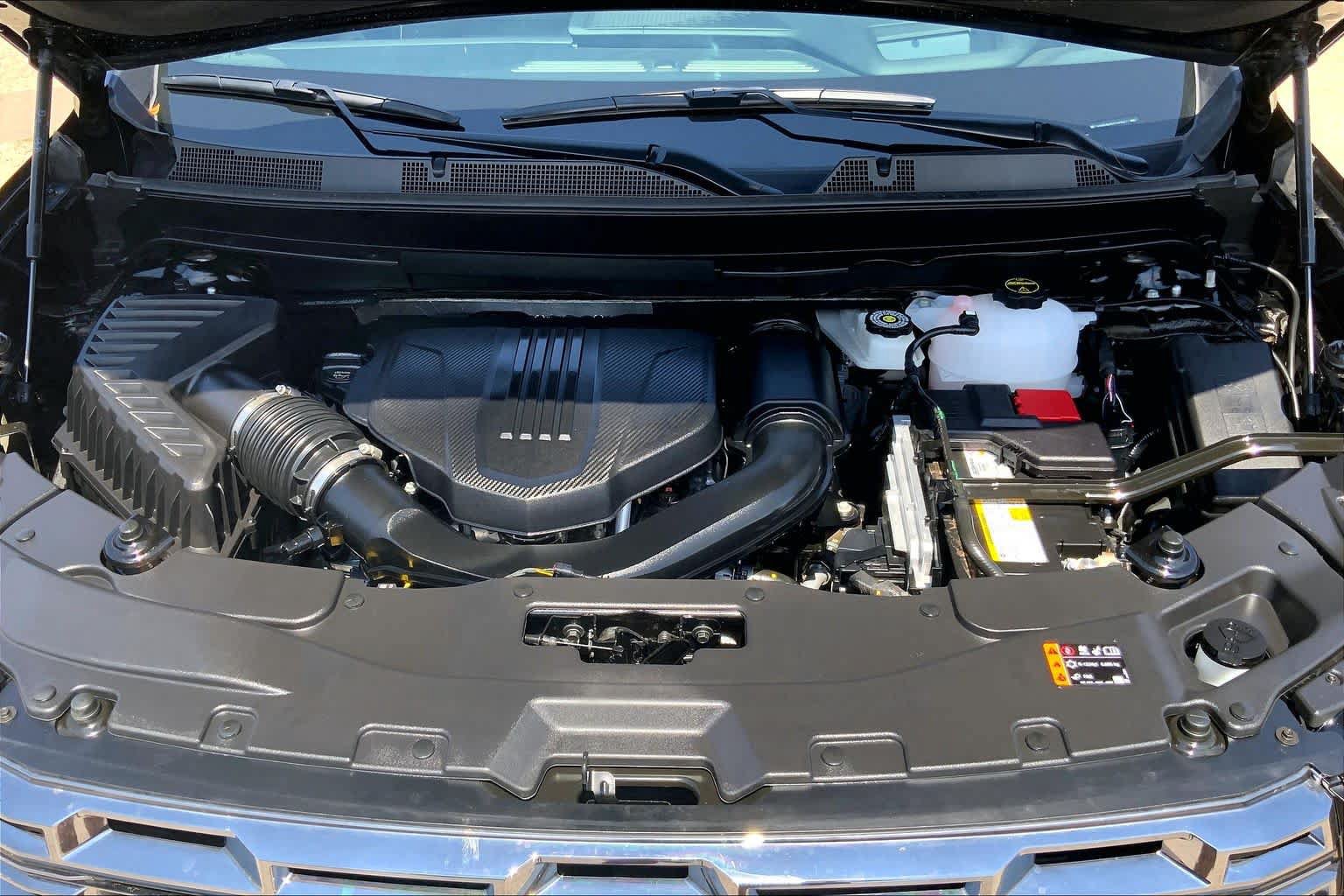 Used 2026 GMC Acadia Denali Ultimate w/ LPO, Floor Liner Package FWD image 32