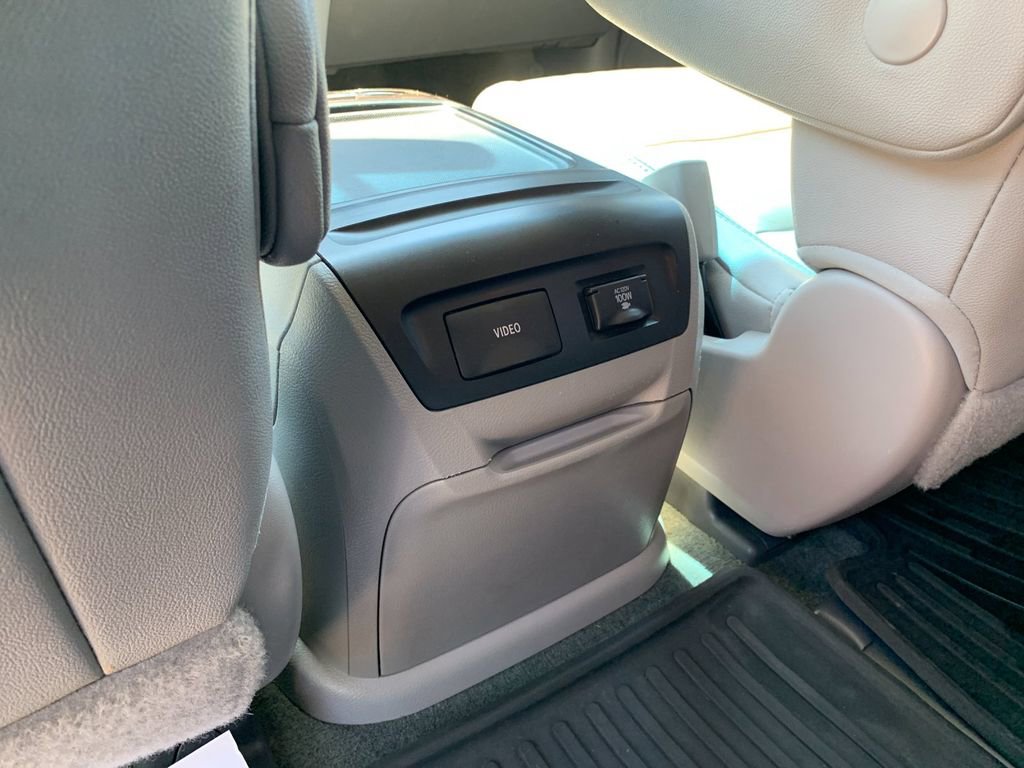 Used 2017 Toyota Sienna XLE Premium AWD/4WD image 15