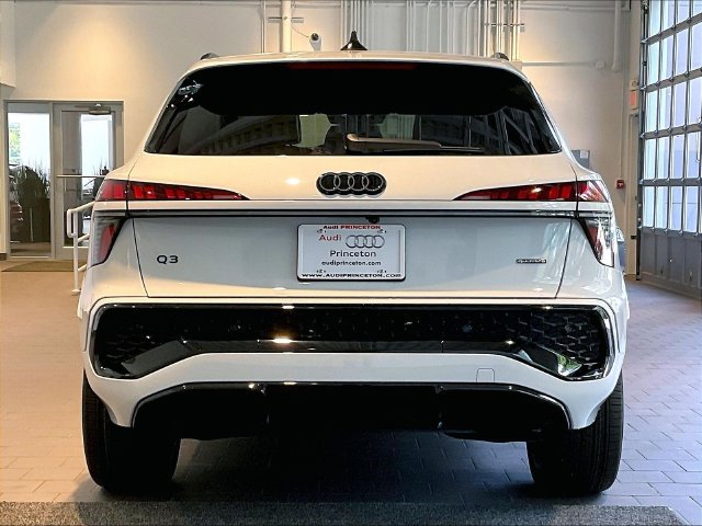 New 2026 Audi Q3 quattro 2.0T AWD/4WD image 2