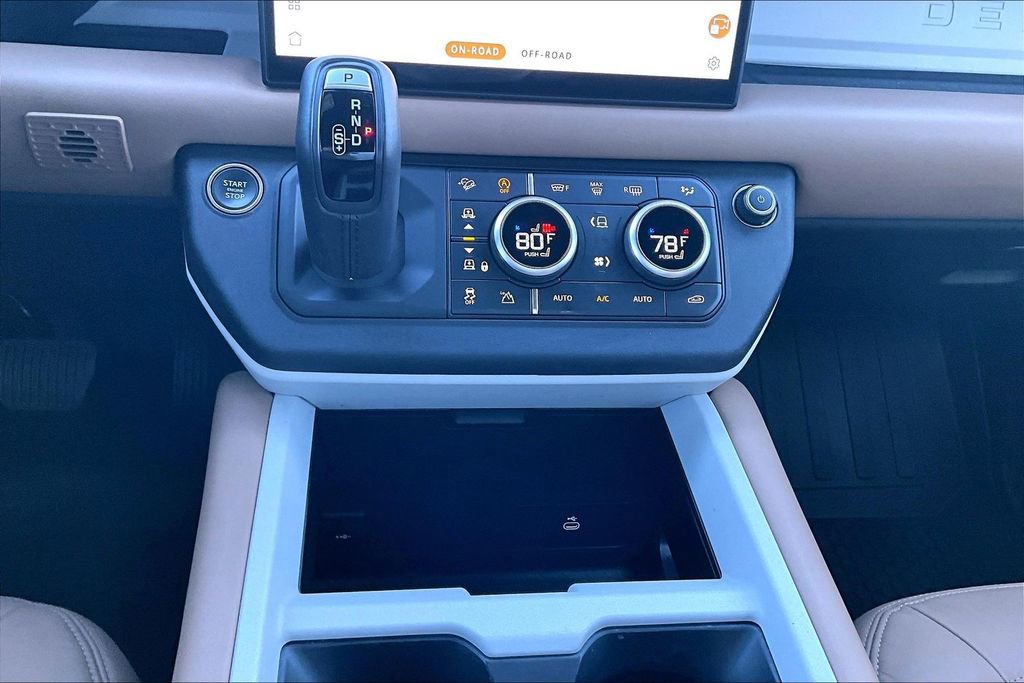 Used 2025 Land Rover Defender 110 X-Dynamic SE image 24