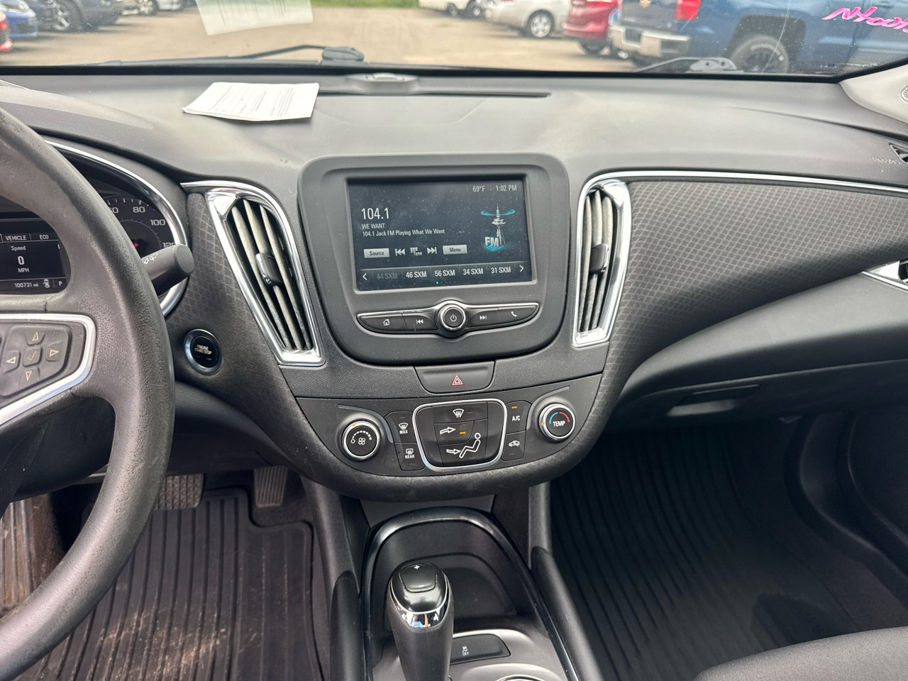 Used 2018 Chevrolet Malibu LT w/ LPO, Convenience Package 2 image 10