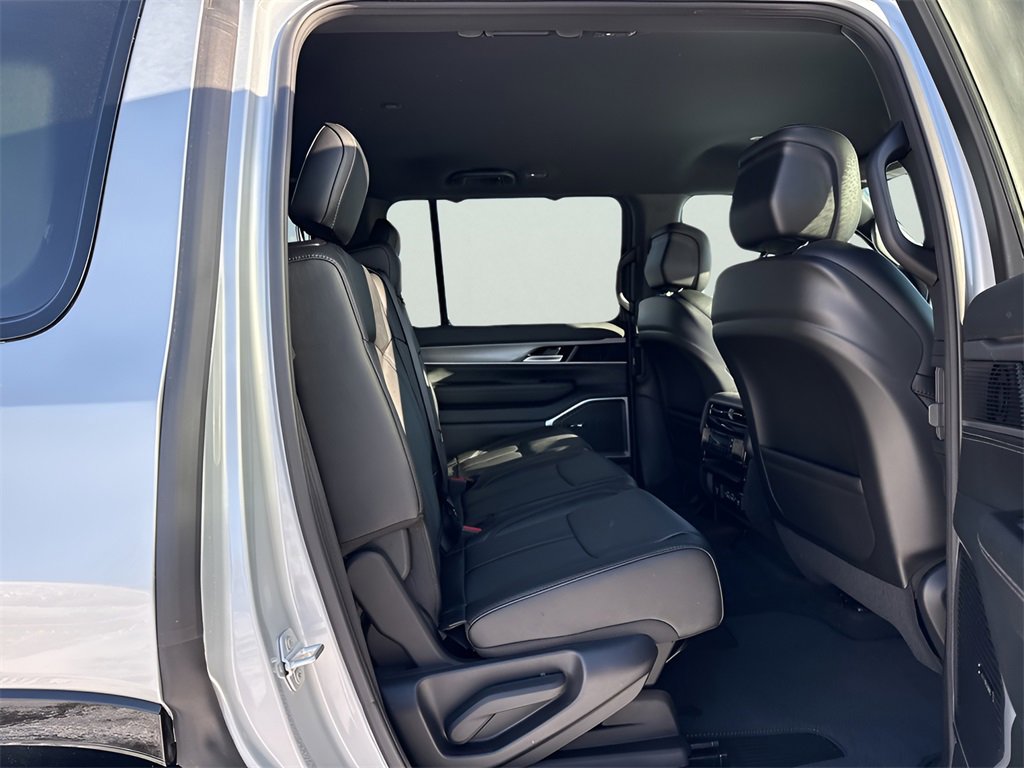 New 2026 Jeep Grand Wagoneer Limited image 12