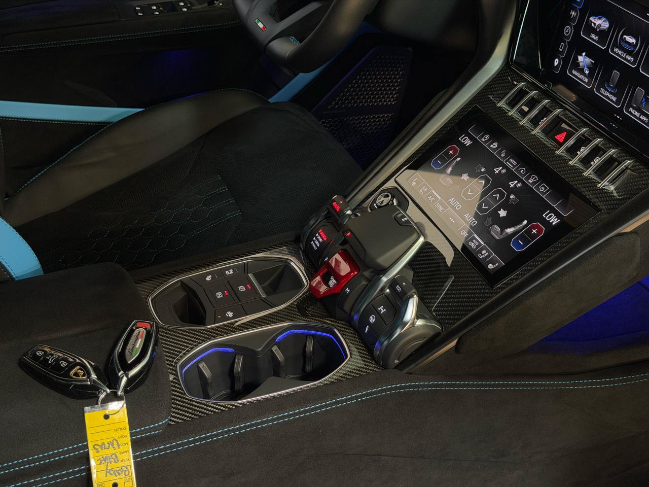 Used 2024 Lamborghini Urus Performante AWD/4WD image 34