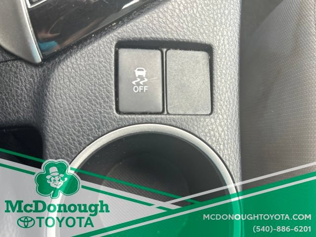 Used 2014 Toyota Corolla LE FWD image 19