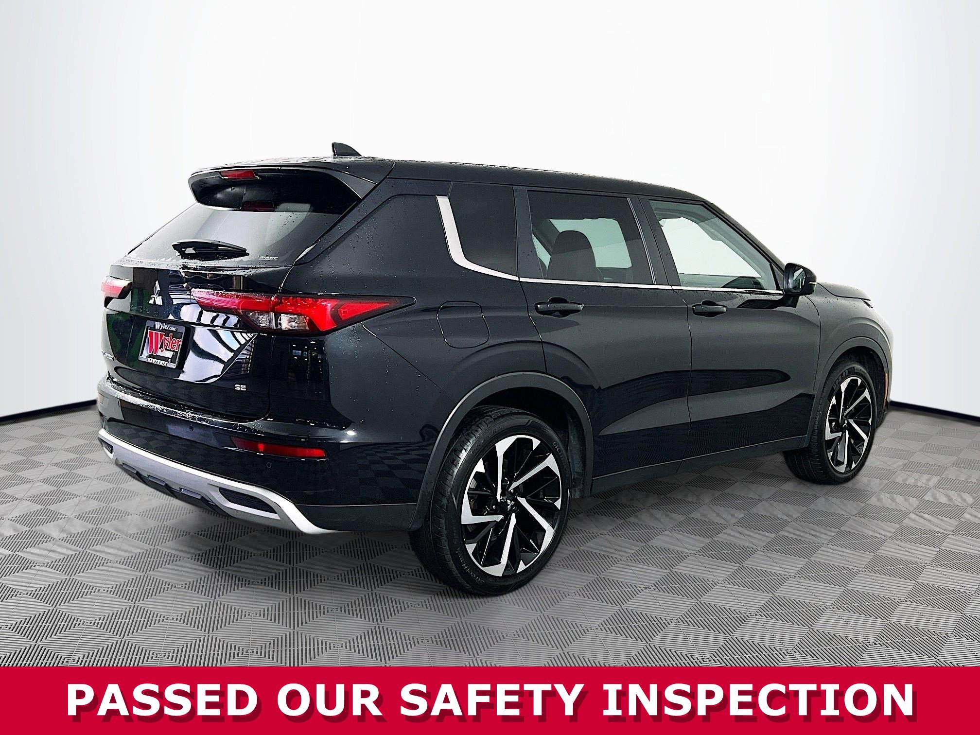 Used 2023 Mitsubishi Outlander SE image 30