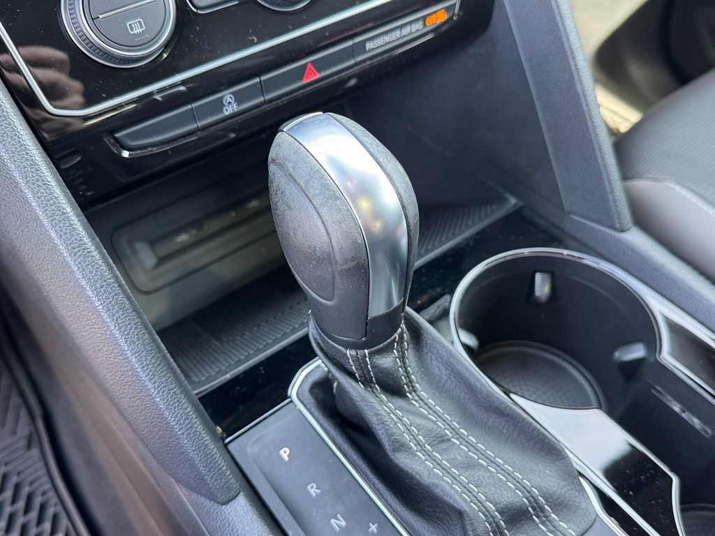 Used 2021 Volkswagen Atlas Cross Sport SEL Premium image 28