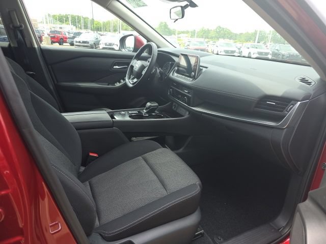 Used 2026 Nissan Rogue SV FWD image 12