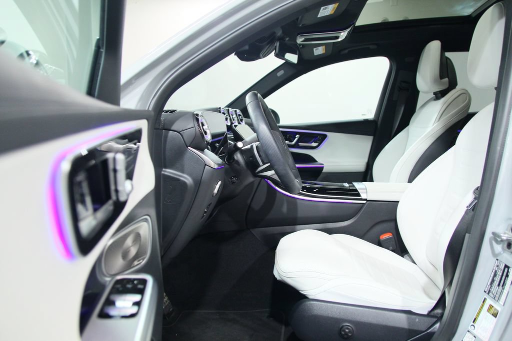 Used 2026 Mercedes-Benz GLC 300 4MATIC image 5