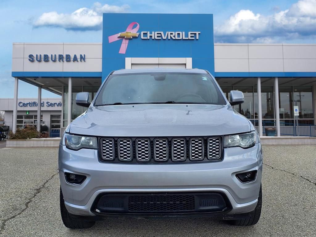 Used 2020 Jeep Grand Cherokee Altitude image 2