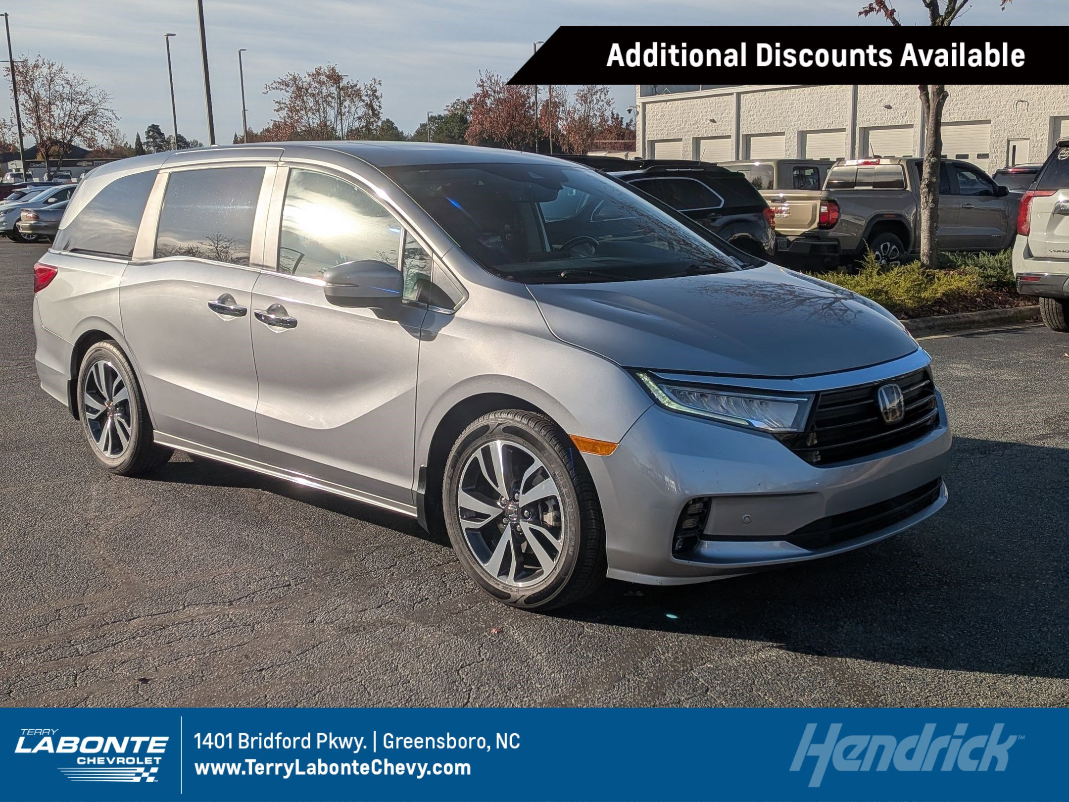 Used 2024 Honda Odyssey Touring image 1