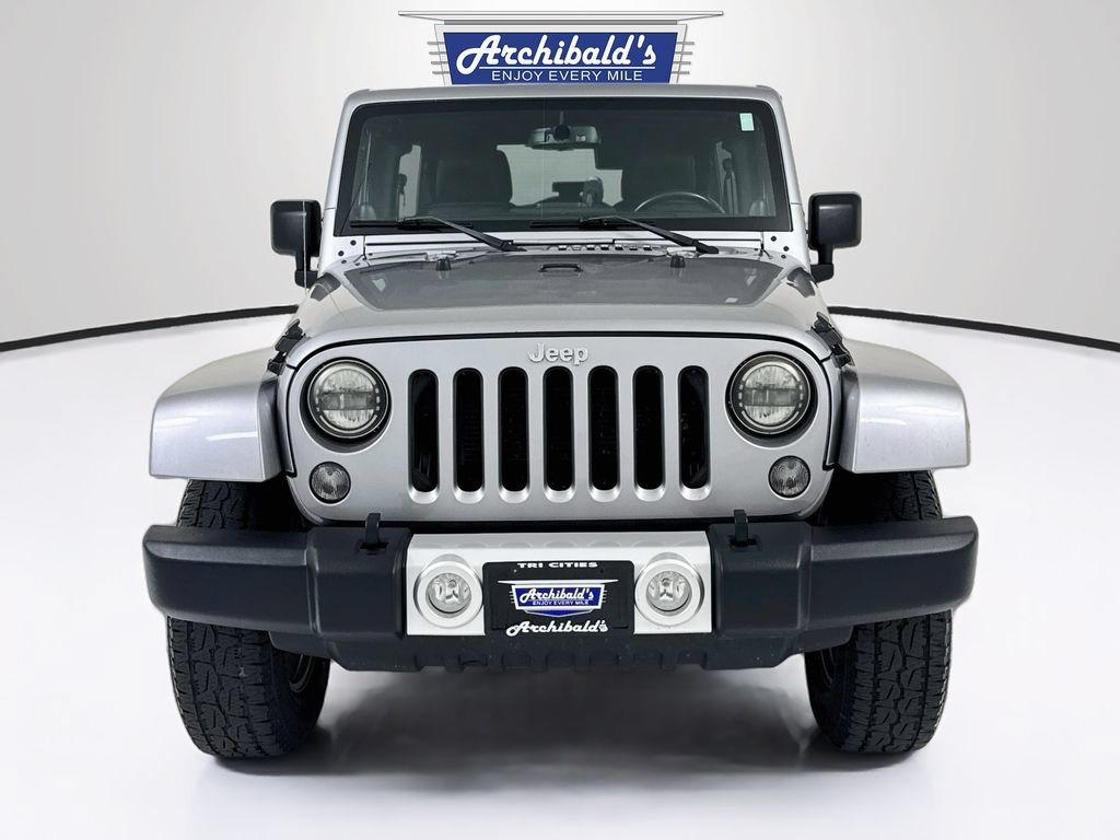 Used 2014 Jeep Wrangler Unlimited Sahara w/ Connectivity Group AWD/4WD image 2