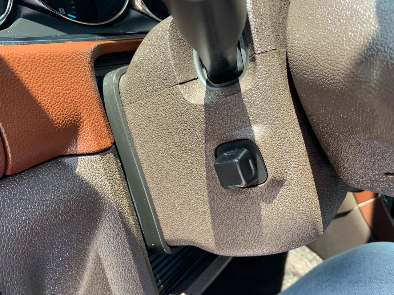 Used 2014 Buick Enclave Premium AWD/4WD image 18