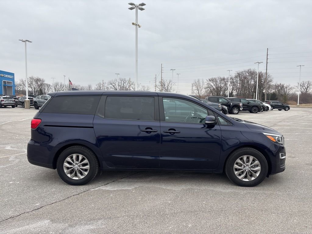 Used 2021 Kia Sedona LX image 4