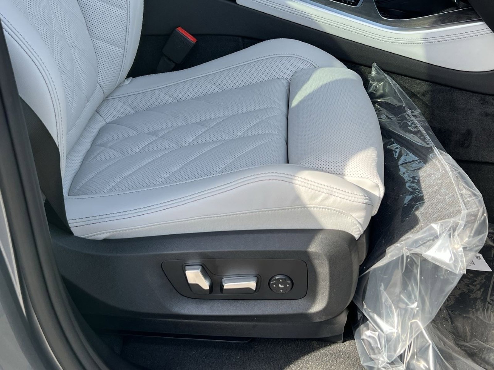 New 2026 BMW X5 xDrive40i w/ Premium Package image 27