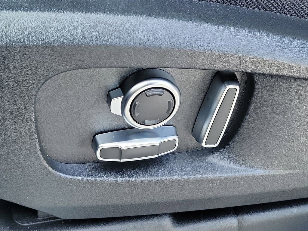 New 2026 Land Rover Defender 130 V8 image 26