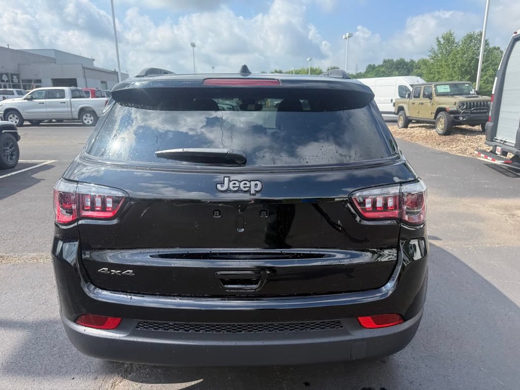 New 2026 Jeep Compass Latitude AWD/4WD image 4