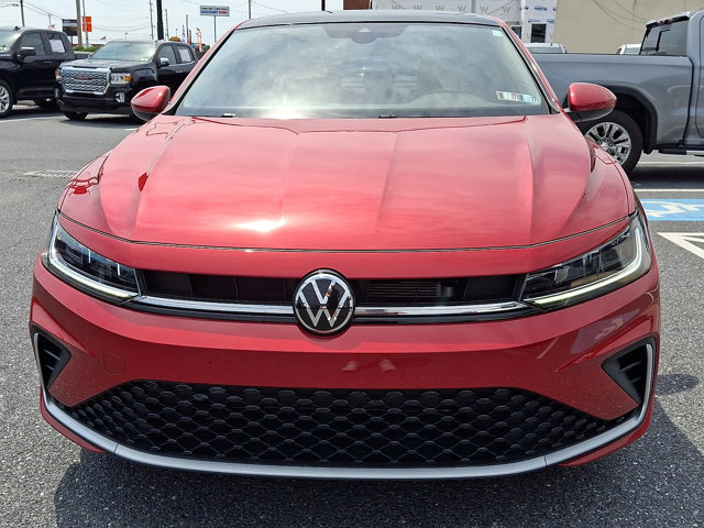 Used 2025 Volkswagen Jetta SE FWD video 2