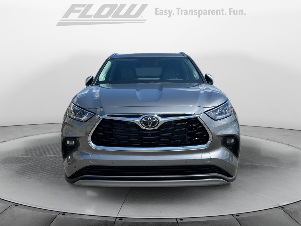 New 2026 Toyota Highlander Platinum AWD/4WD image 2