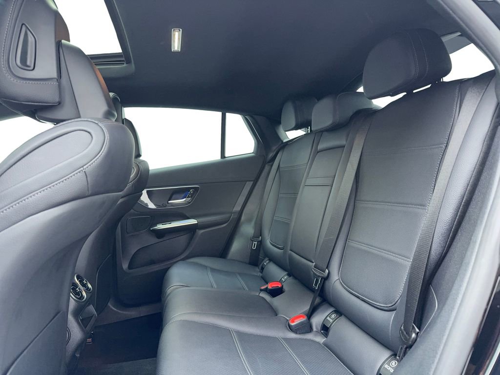 Used 2024 Mercedes-Benz GLC 300 4MATIC image 35