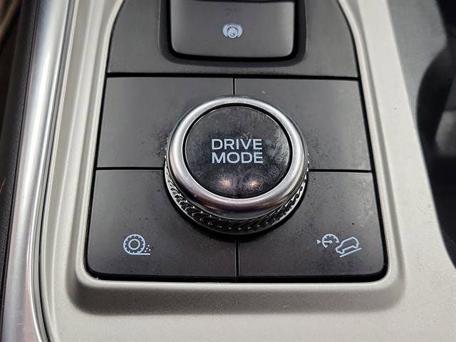 Used 2022 Ford Explorer Limited w/ Equipment Group 301A AWD/4WD image 33