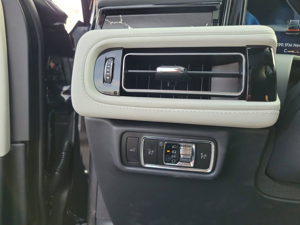 New 2026 Lincoln Aviator Black Label w/ Dynamic Handling Package image 22