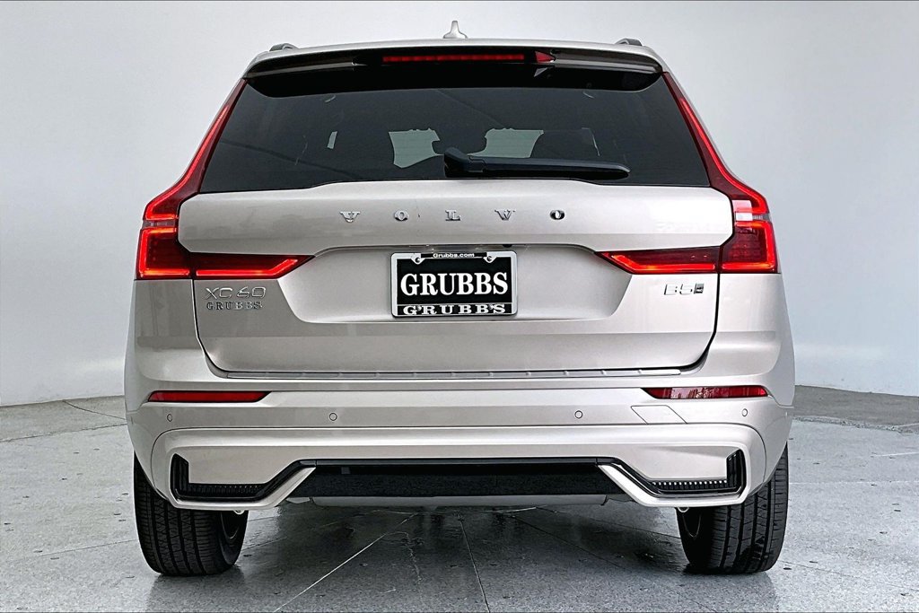 New 2026 Volvo XC60 B5 Plus w/ Protection Package Premier AWD/4WD image 4