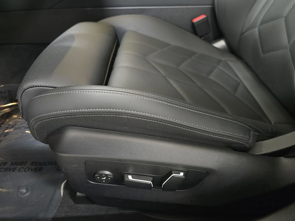 Used 2026 BMW 530i w/ M Sport Package image 28