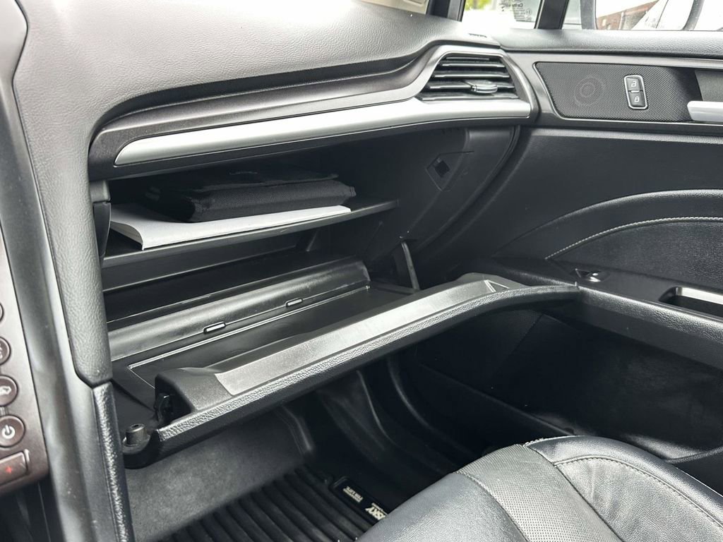 Used 2020 Ford Fusion Titanium FWD image 32
