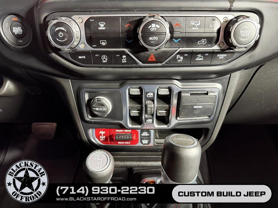 Used 2022 Jeep Gladiator Rubicon w/ LED Lighting Group AWD/4WD image 41