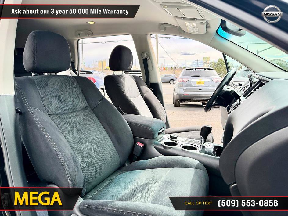 Used 2016 Nissan Pathfinder SV image 16