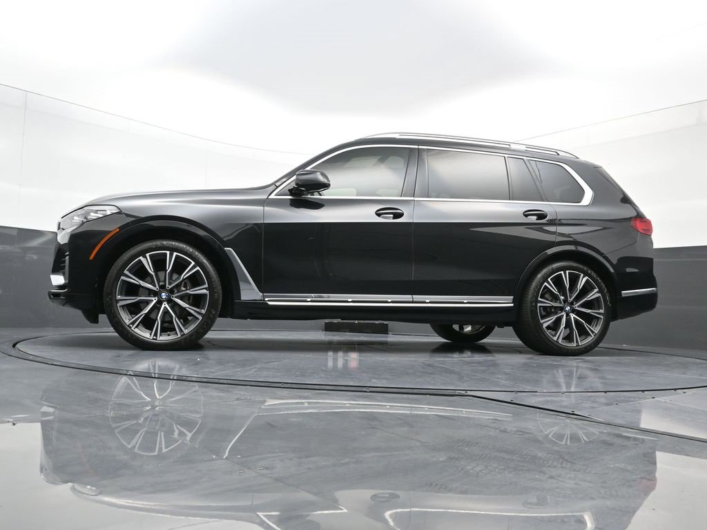 Used 2022 BMW X7 xDrive40i w/ Cold Weather Package image 25