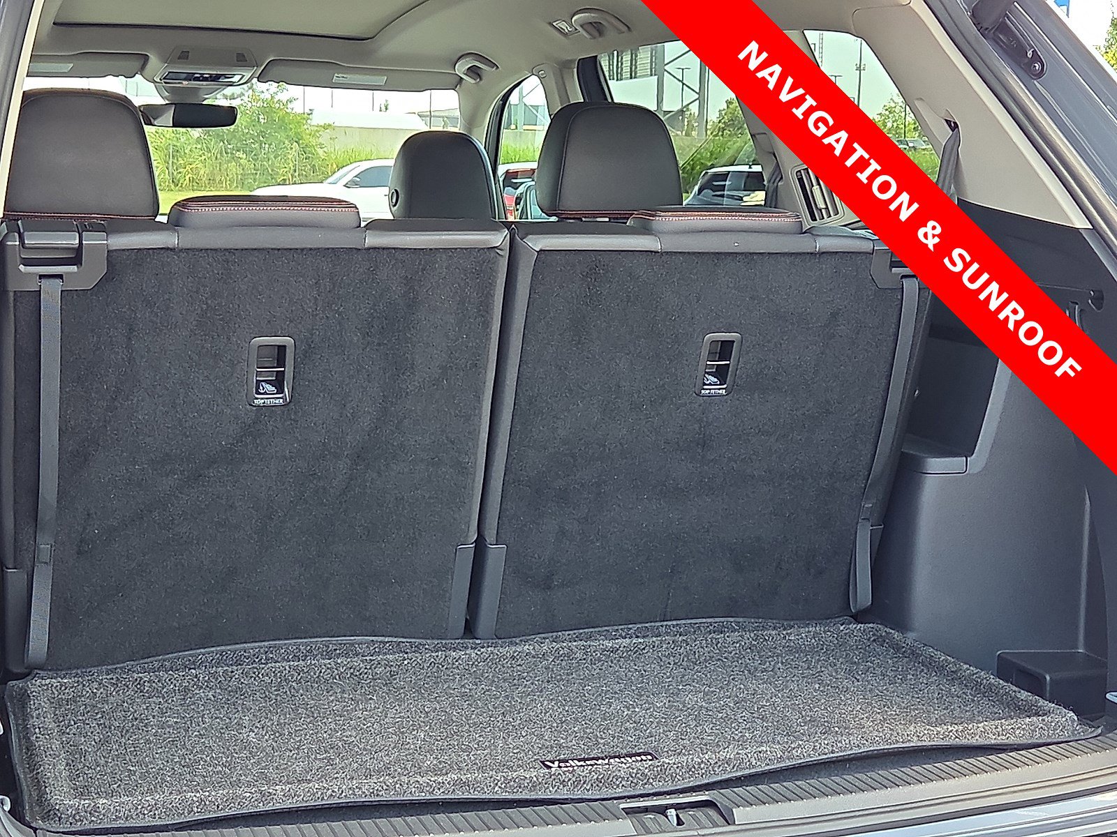 Used 2024 Volkswagen Atlas Peak Edition SEL image 9