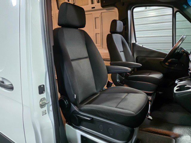 Used 2023 Mercedes-Benz Sprinter 2500 image 16