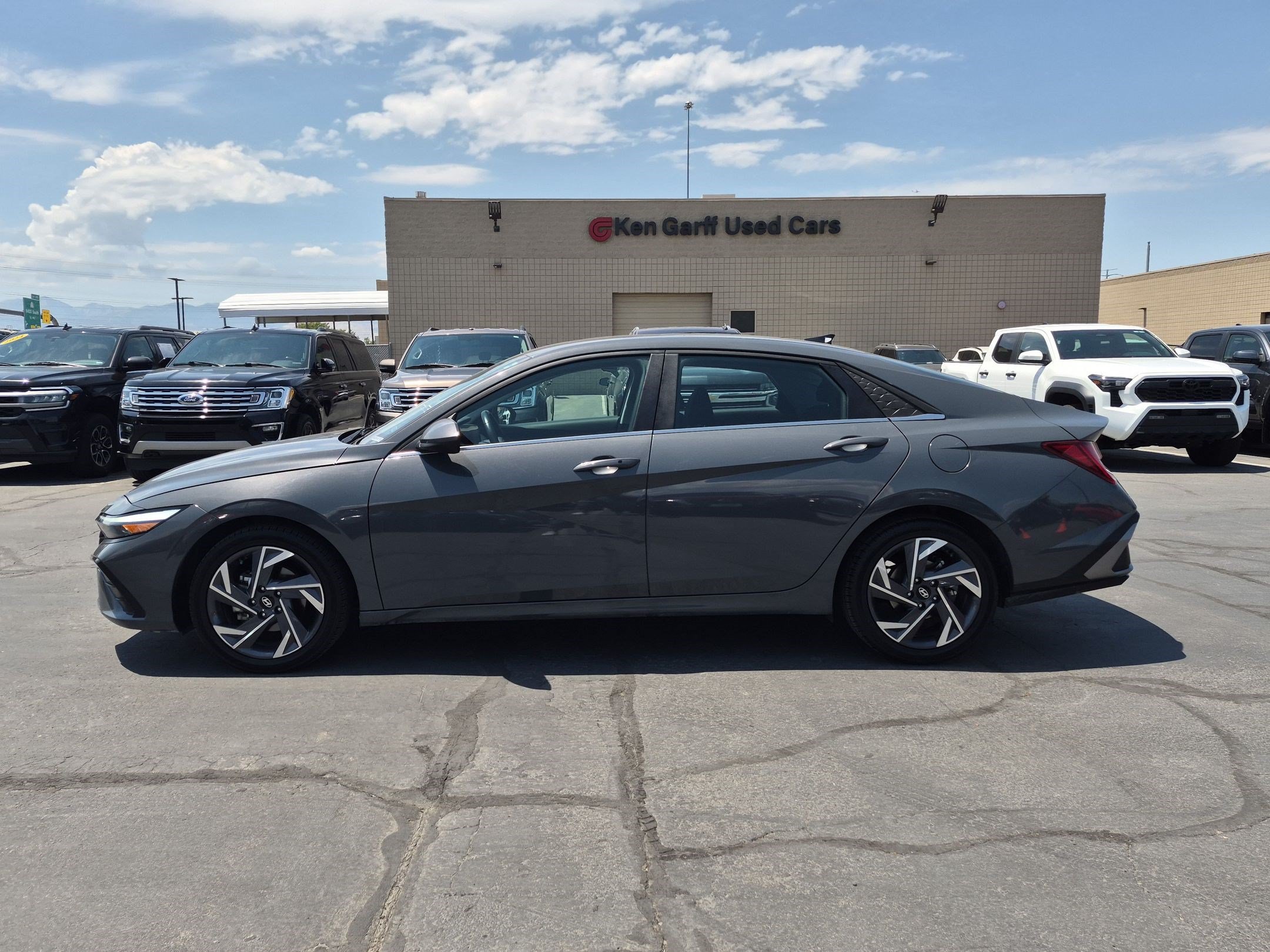 Certified 2025 Hyundai Elantra SEL FWD image 6
