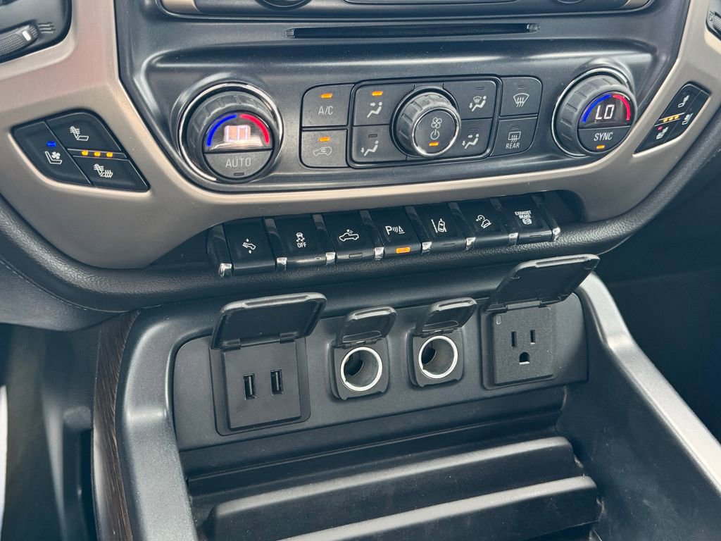 Used 2018 GMC Sierra 2500 Denali w/ Suspension Package, Off-Road AWD/4WD image 21