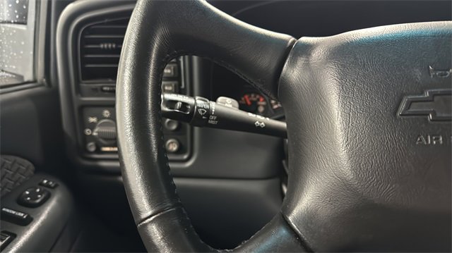 Used 2002 Chevrolet Avalanche 2500 image 17