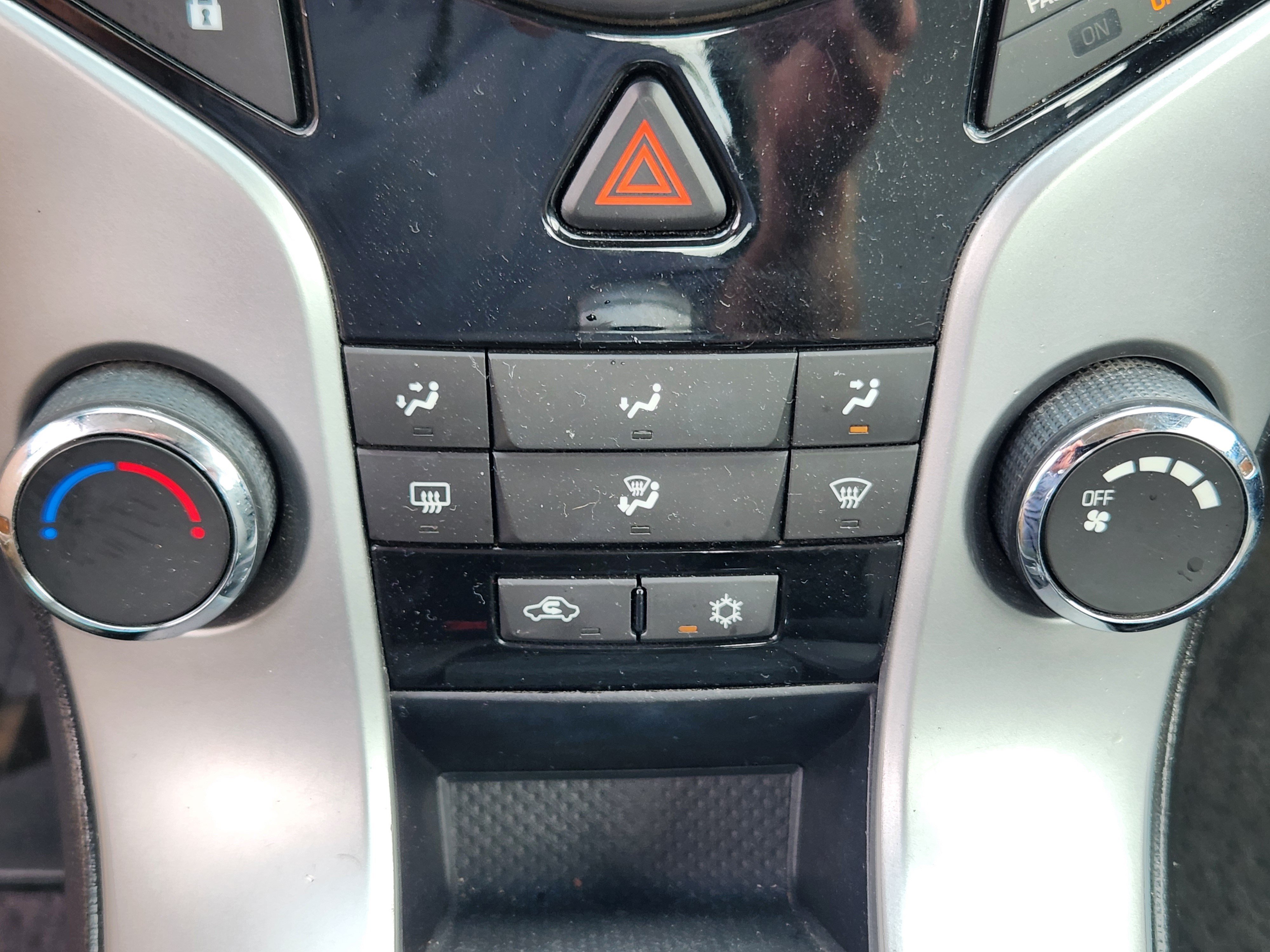Used 2011 Chevrolet Cruze LS FWD image 13