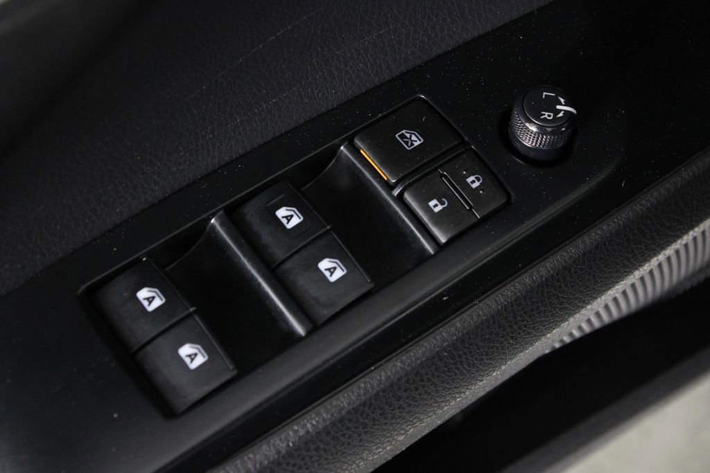 Used 2020 Toyota Camry SE image 20